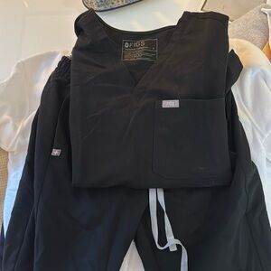 Women’s Figs - Size S (Top and Bottom Included)